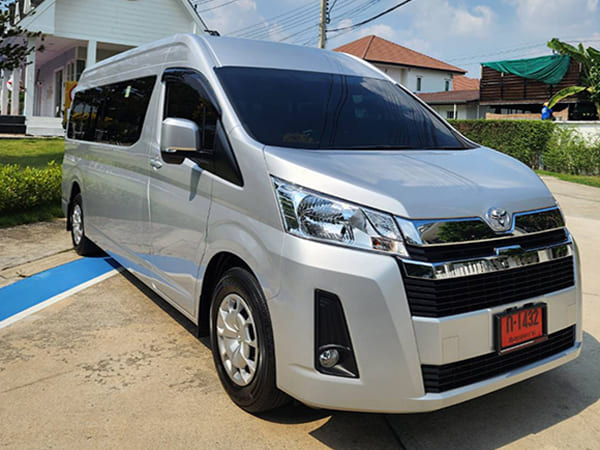 LUXURY COMMUTER VIP VAN (6 passengers)